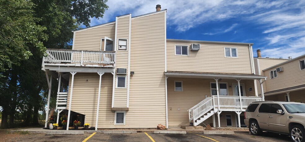 Primary Photo - 9537 W Alameda Ave