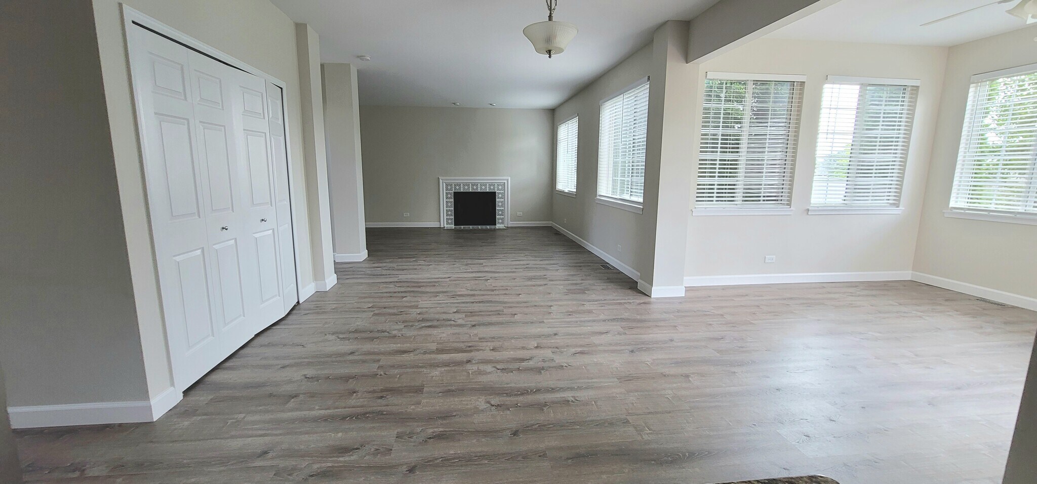 Building Photo - 12824 Meadow Ln