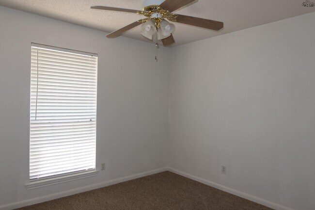 Building Photo - 5223 Air Force Dr