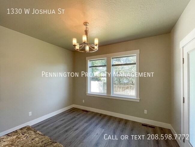 Building Photo - 1330 W Joshua St