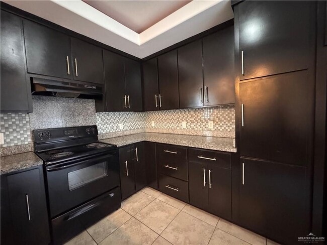 Building Photo - 28 W Sarah Evans St