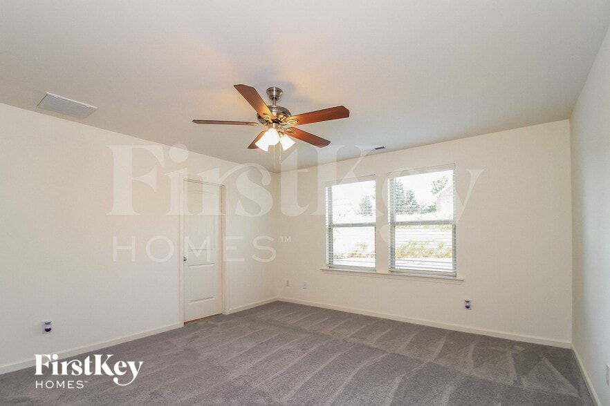 Building Photo - 5704 Beaver Pond Tl