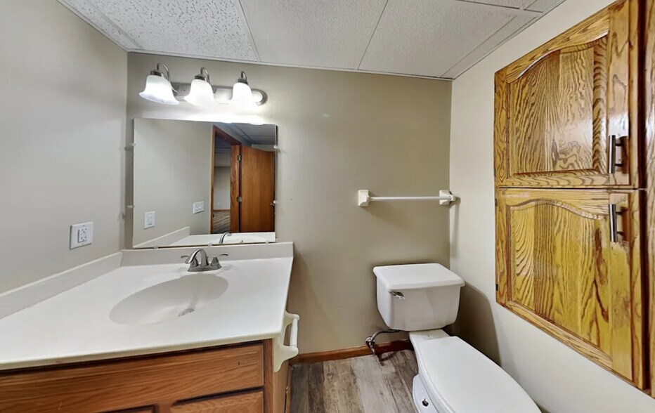 Building Photo - 10711 Unity Ln N