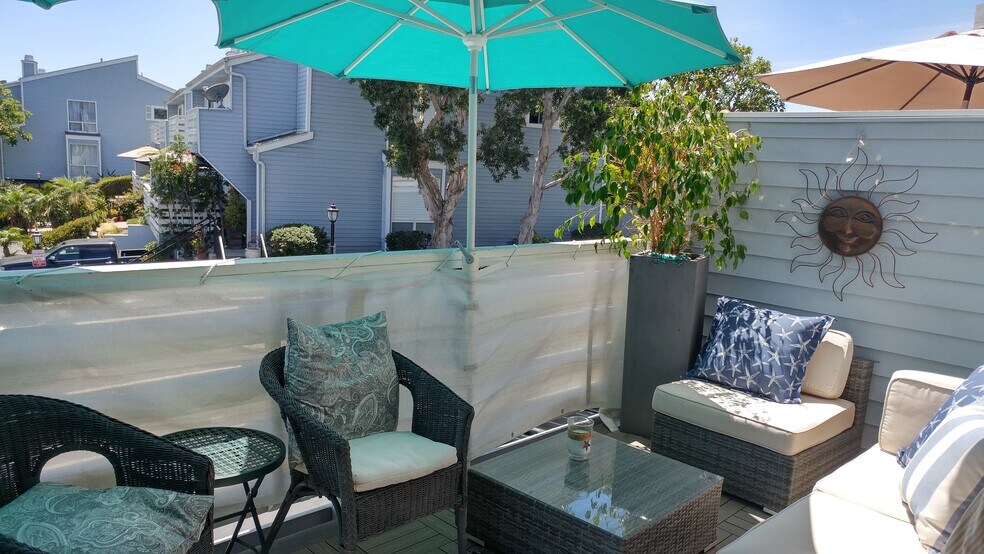 Front deck - 24561 Harbor View Dr