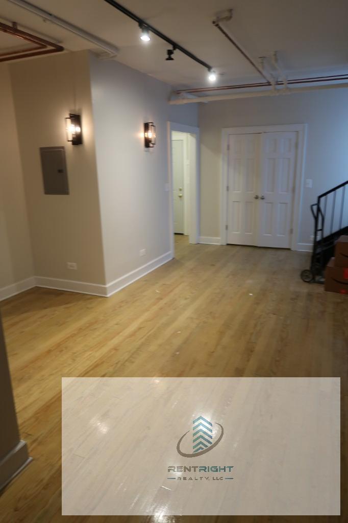 Building Photo - 4825 N Talman Ave