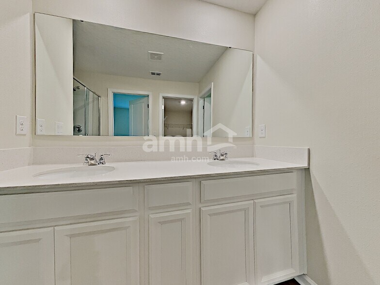 Building Photo - 4385 Seven Canyons Dr