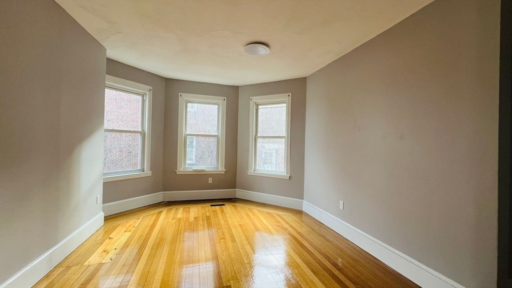 Building Photo - 152 Winchester St