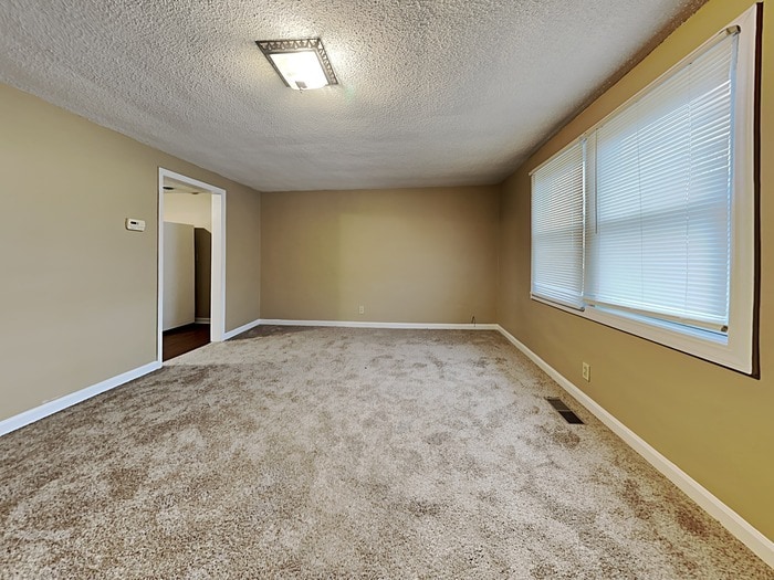 Building Photo - 812 W Smith Valley Rd