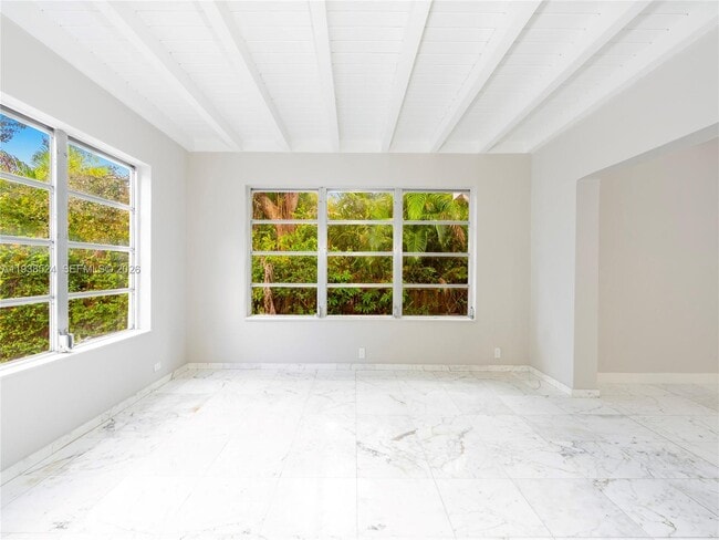 Building Photo - 650 NE 60th St