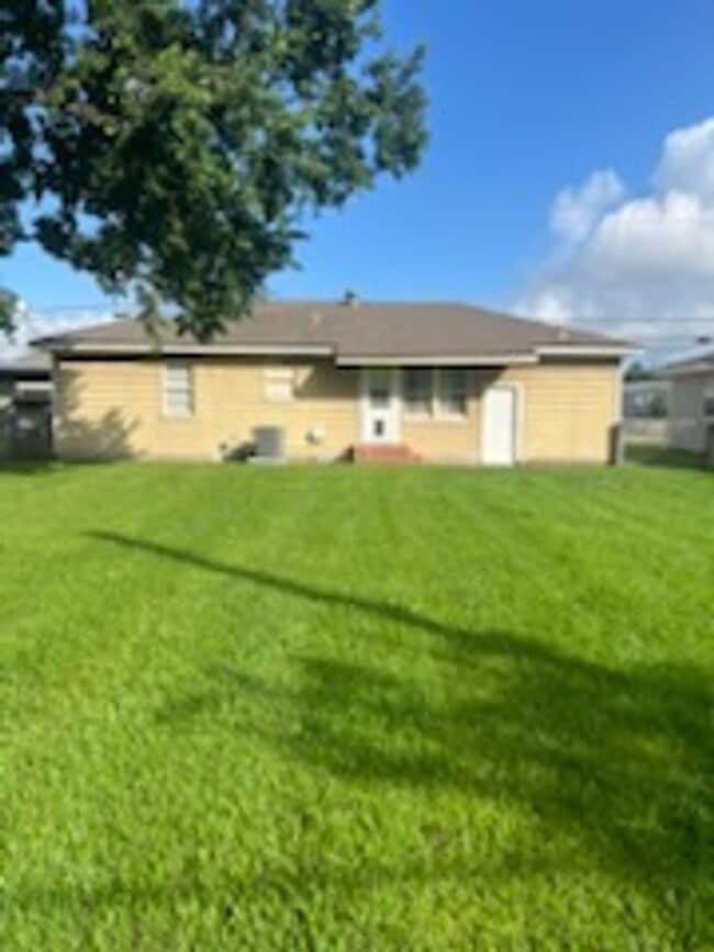 Building Photo - 2 Bed, 1 Bath House, NISD!