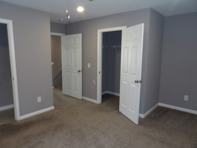 Building Photo - 4134 Horseshoe Rd N