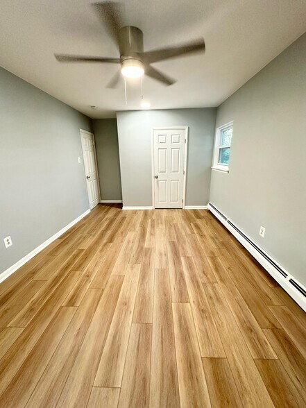 Building Photo - 424 Paxson Ave