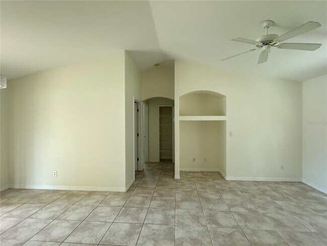 Building Photo - 2349 Honey Ln