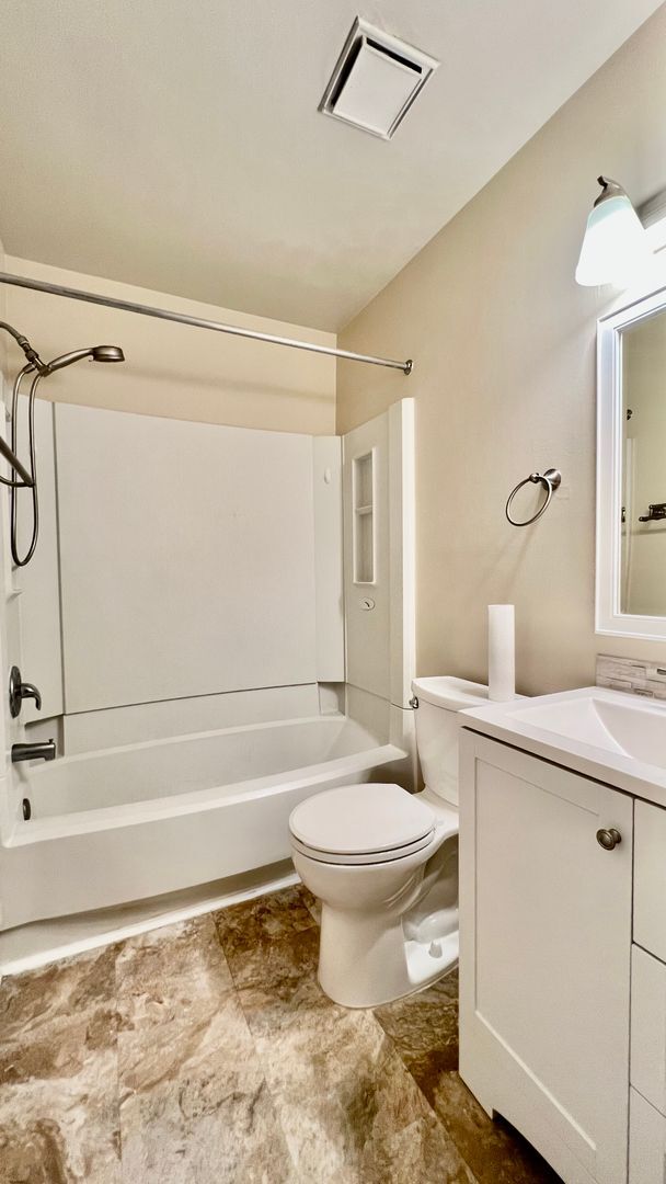 Building Photo - Beautiful Townhome Near Gunner's Lake in Germantown