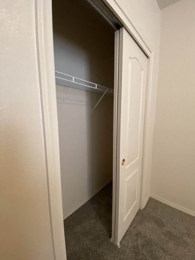 Building Photo - Spacious 3BR w/Office in the Cabezon Subdi...