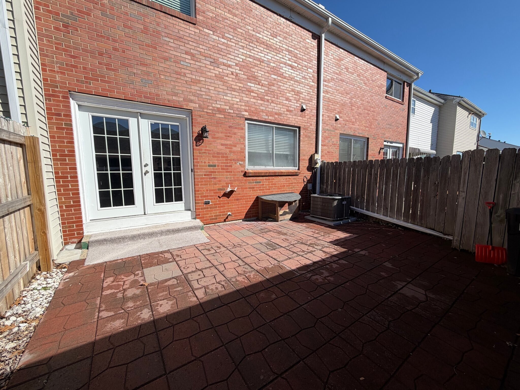 Building Photo - 6138 E 129 St