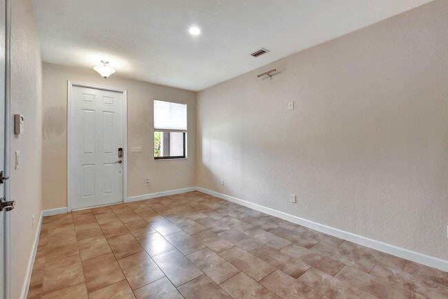 Building Photo - 12994 Anthorne Ln