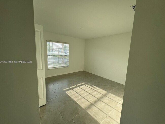Building Photo - 17616 Paradiso Wy