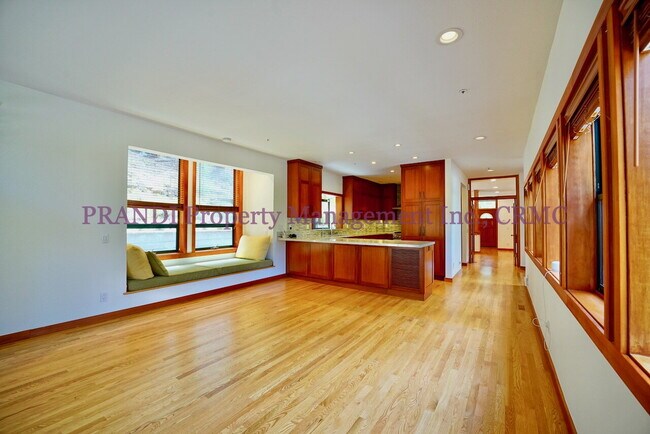 Building Photo - Modern Craftsman Home In Private and Seren...
