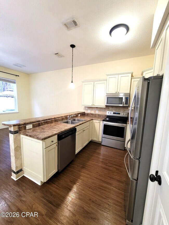 Building Photo - 7218 Quail Hollow Dr