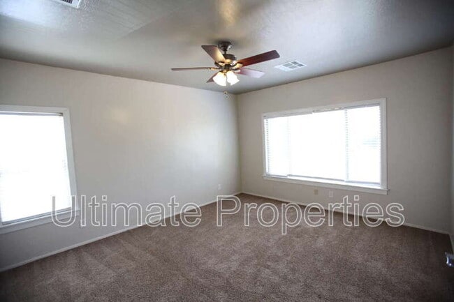 Building Photo - 15145 W Elm Cir