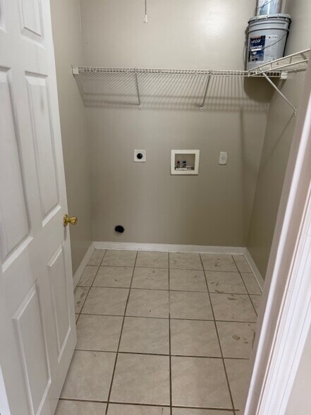 Laundry Room - 911 Cammaron Way