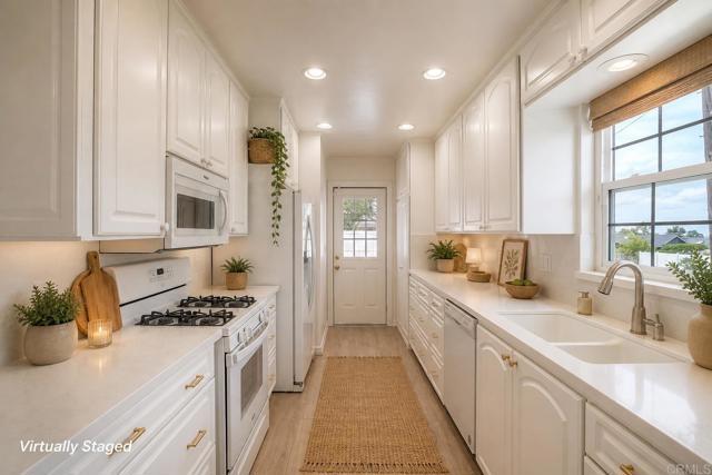 Building Photo - 2511 Meadow Lark Dr