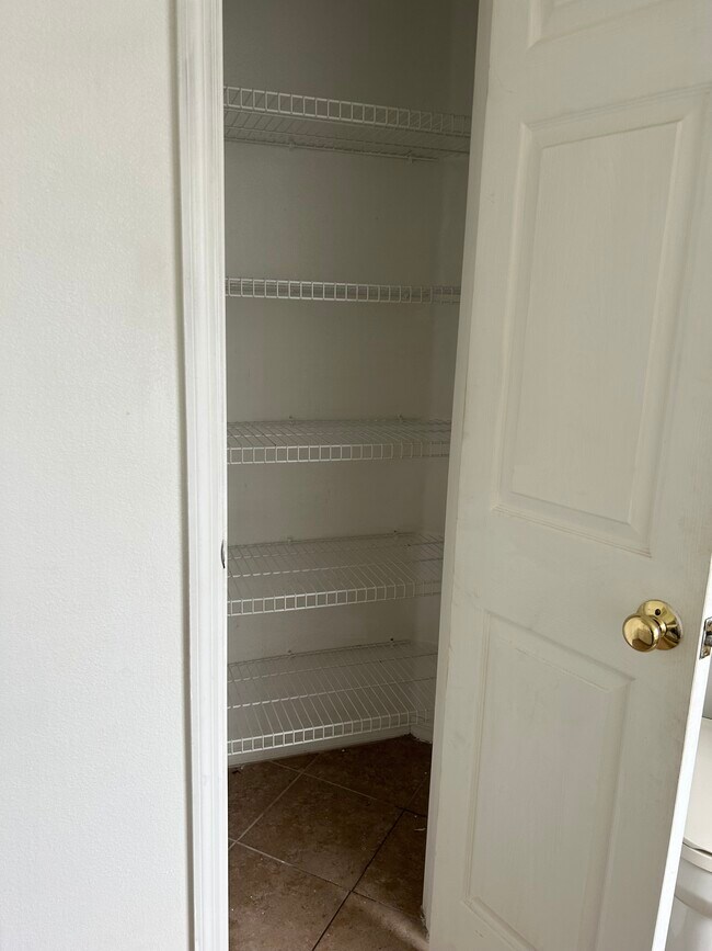 Building Photo - 1752 Cambridge Village Ct