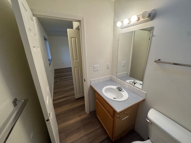 Building Photo - 807 E Mission Ave