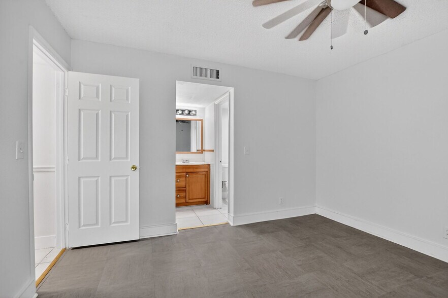 Master Bedroom 644 NW 13th 11 - 644 NW 13th St