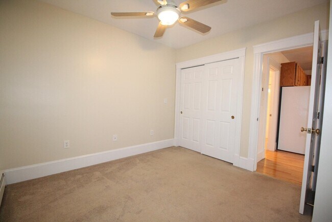 Building Photo - 341 Lynn St