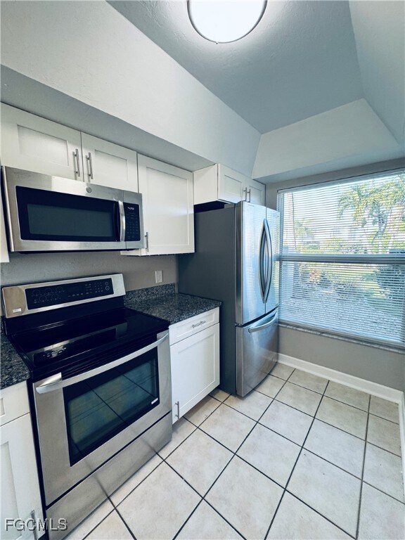 Building Photo - 4641 SW Santa Barbara Pl