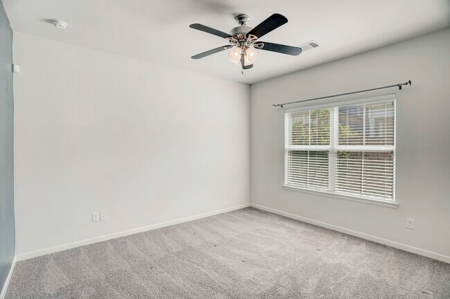 Building Photo - 3413 Omega St