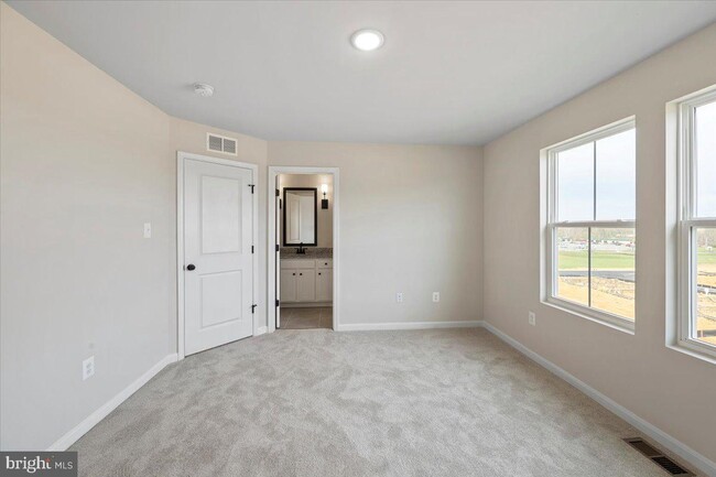 Building Photo - 31 Whimbrel Rd