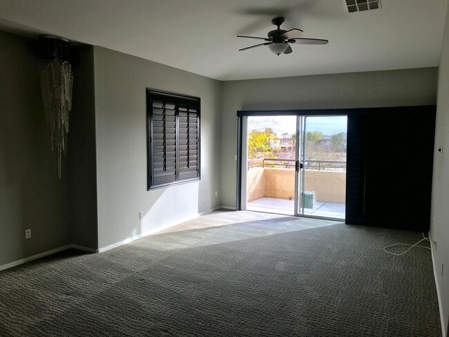Building Photo - Great Townhouse over lookings TPC Summerli...