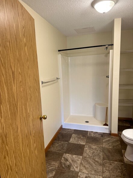 Building Photo - 210 10th St W