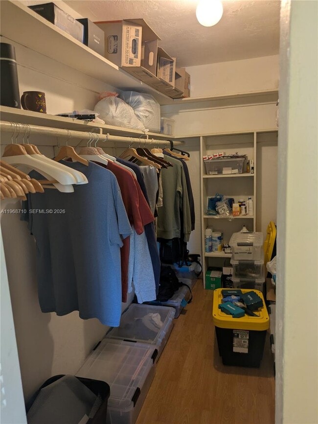 Building Photo - 9621 SW 77th Ave