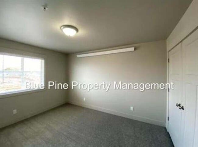 Building Photo - 5850 Freedom Rd