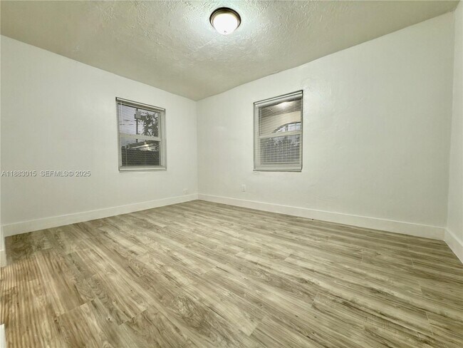 Building Photo - 729 NW 114th St