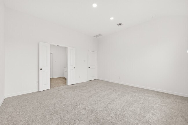 Building Photo - 31838 Blossom Ln
