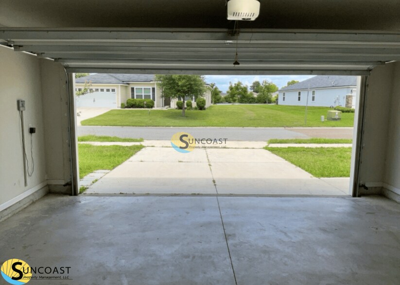 Building Photo - 8223 Golden Bamboo Dr