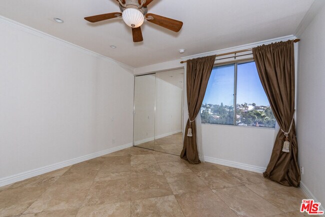 Building Photo - 171 N Church Ln