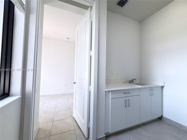 Building Photo - 5028 Gambero Wy