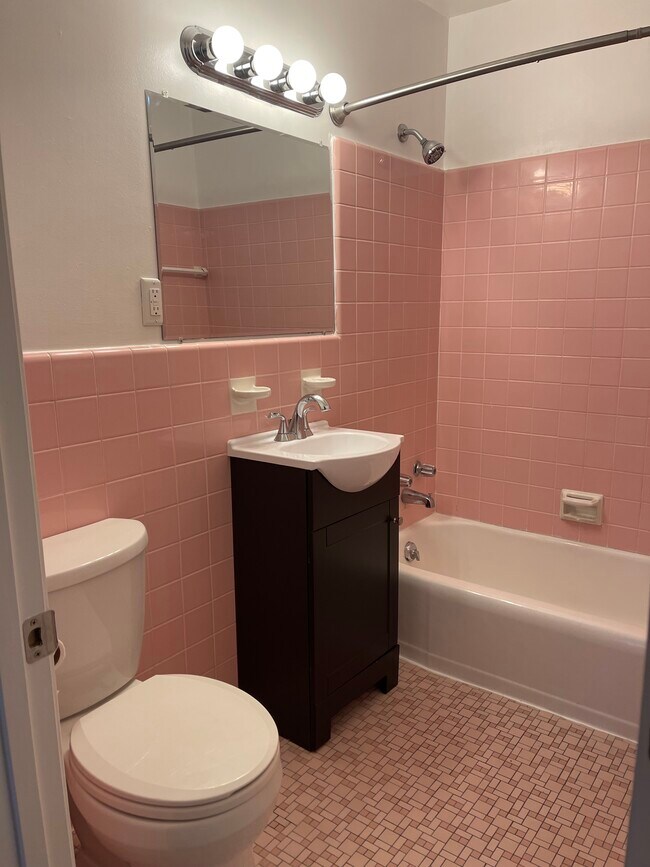 Bathroom - 1511 7th St W