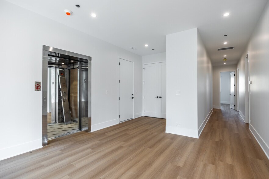 Building Photo - 1610 W Grand Ave