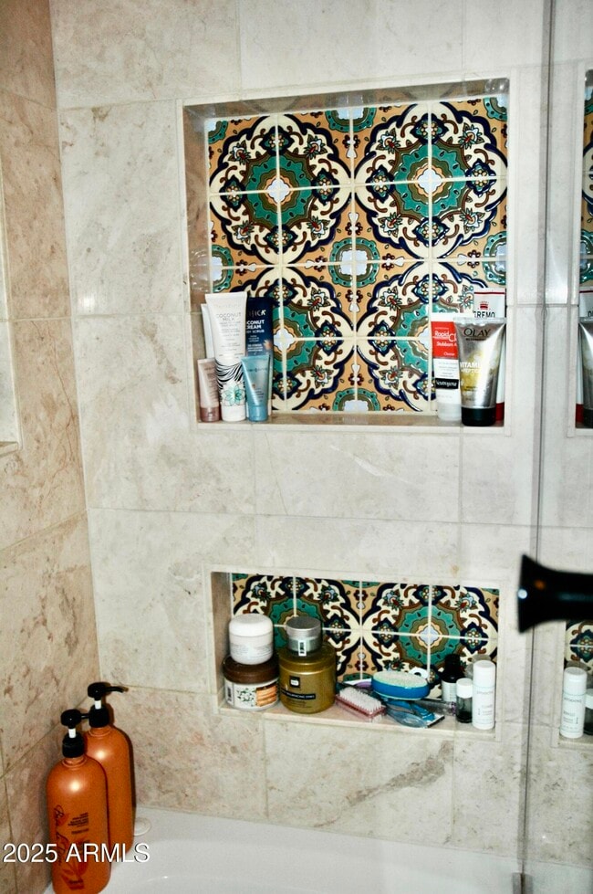 Building Photo - 6108 E Morning Vista Ln