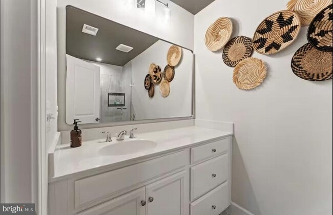 Building Photo - 101 Capital Ct