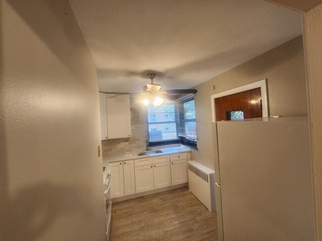 Building Photo - 7371 N Winchester Ave