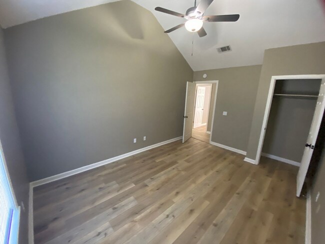 Building Photo - 3 BR/3BA