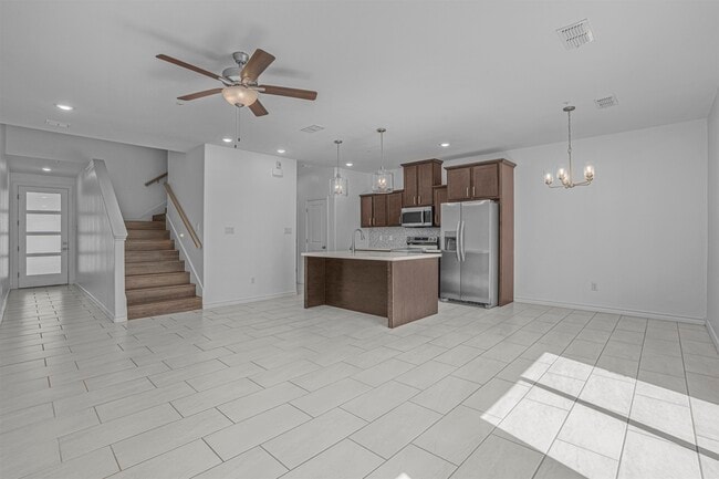Building Photo - 9916 Bijan Dr